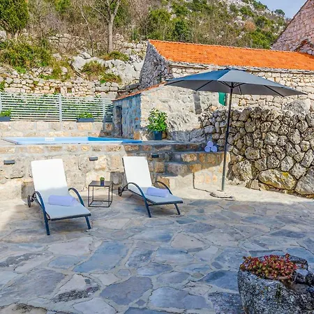 Three-bedroom In Brotnice Cavtat